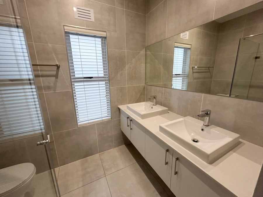 To Let 3 Bedroom Property for Rent in Sunningdale Western Cape